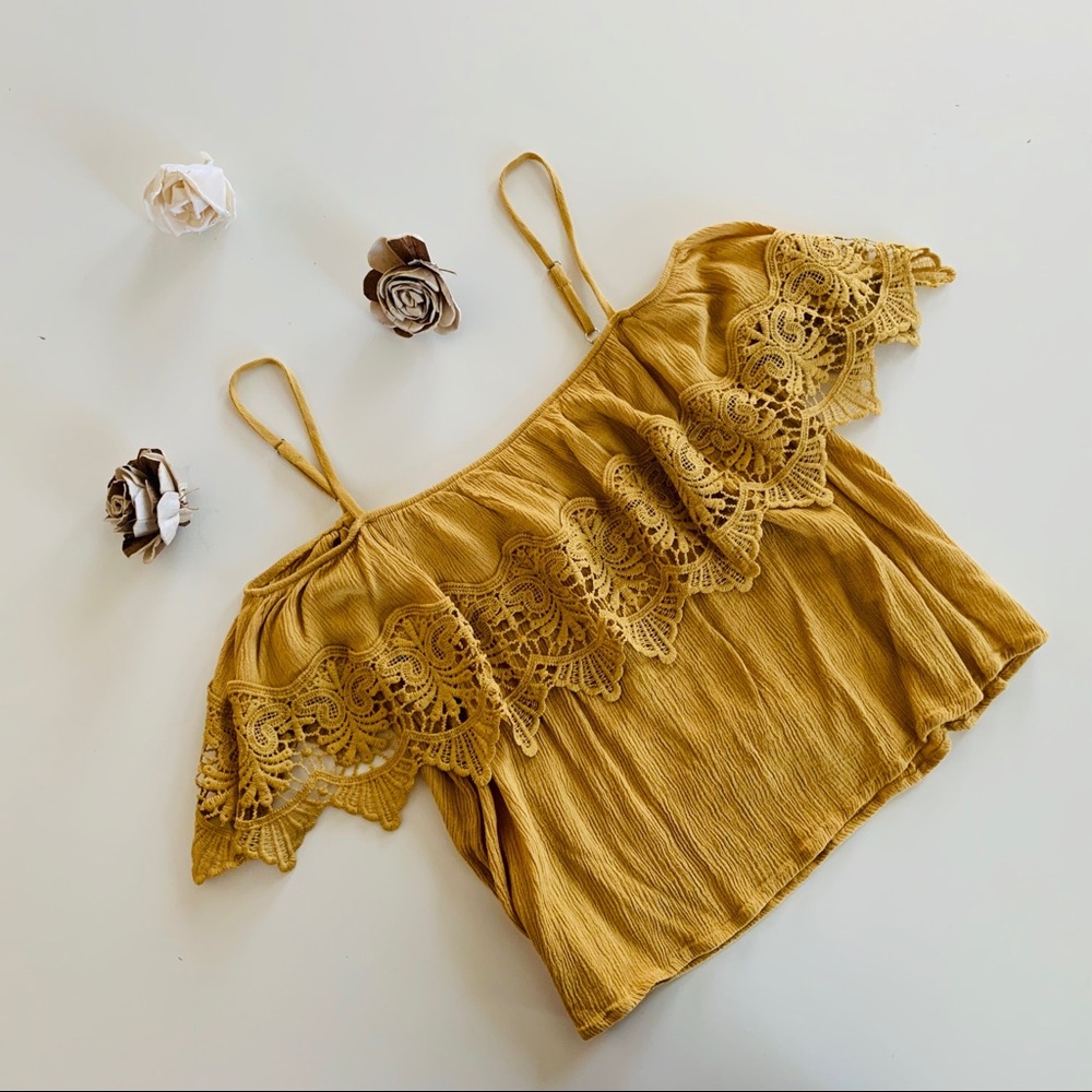 Very Cute Off The Shoulder Crop Top